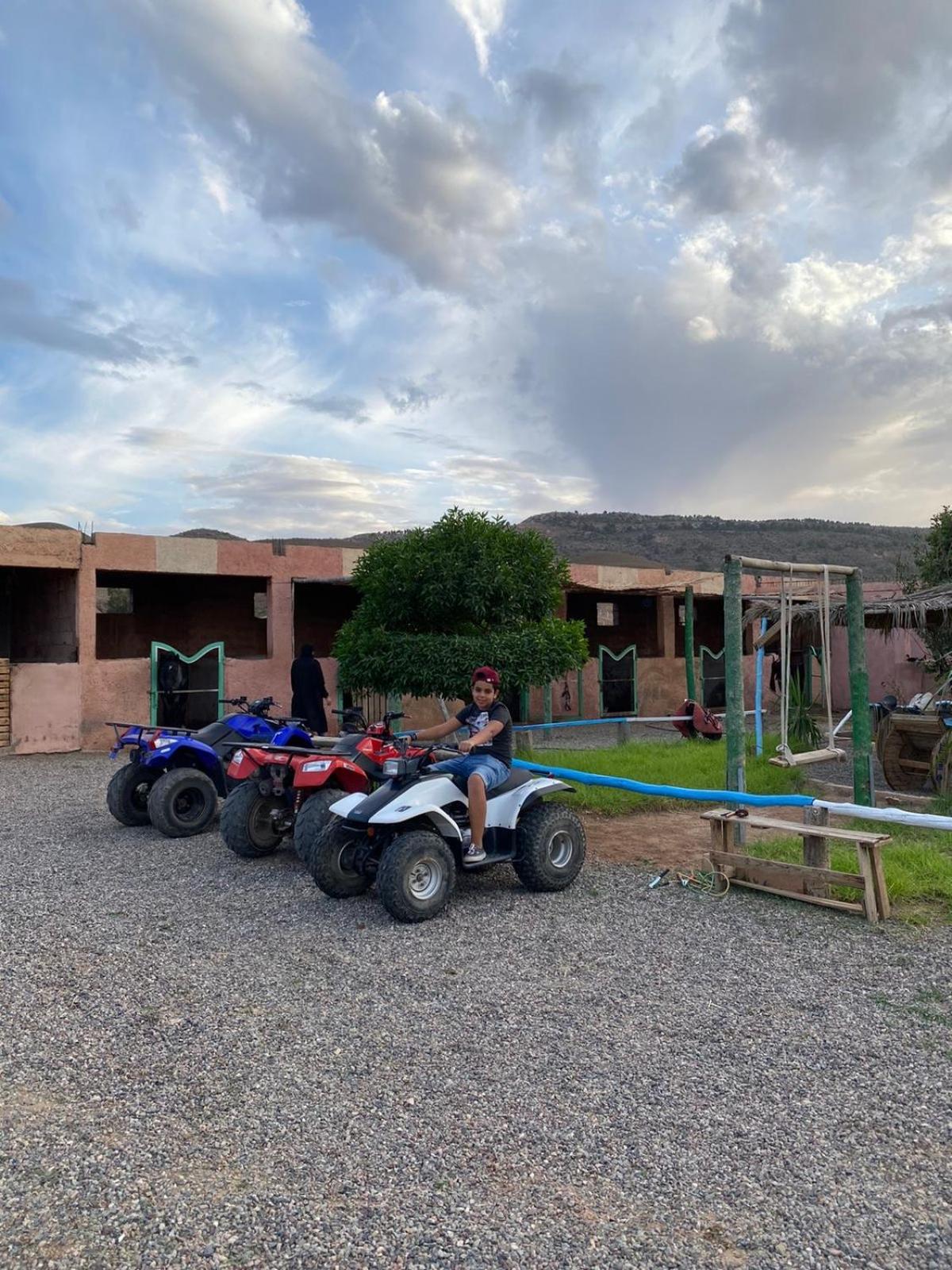 Les Cavaliers Chez Yassine Villa Marrakesh Exterior photo